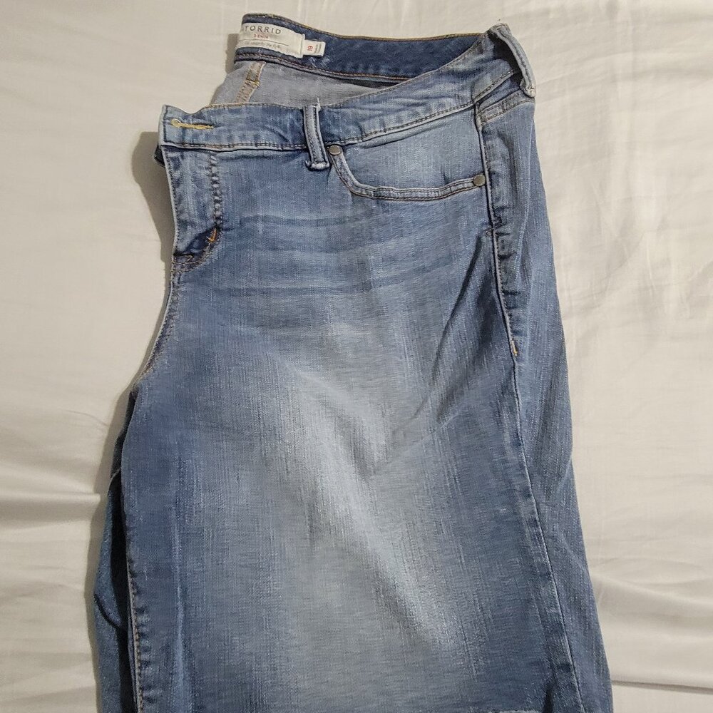 Torrid Denim Shorts Sz18